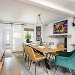 Coronation Family Cottage, Modernised 200-year-old District With Private Hot Tub And Parking - Ridgestone * Lindale