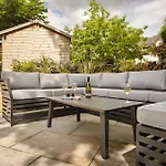 Coronation Family Cottage, Modernised 200-year-old District With Private Hot Tub And Parking - Ridgestone *