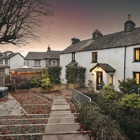 Coronation Family Cottage, Modernised 200-year-old District With Private Hot Tub And Parking - Ridgestone Lindale